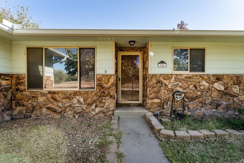 422 S Garst St, Wichita, KS 67209