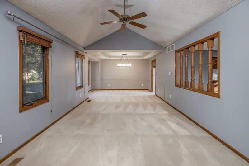 918 S Honeybrook Ln, Derby, KS 67037
