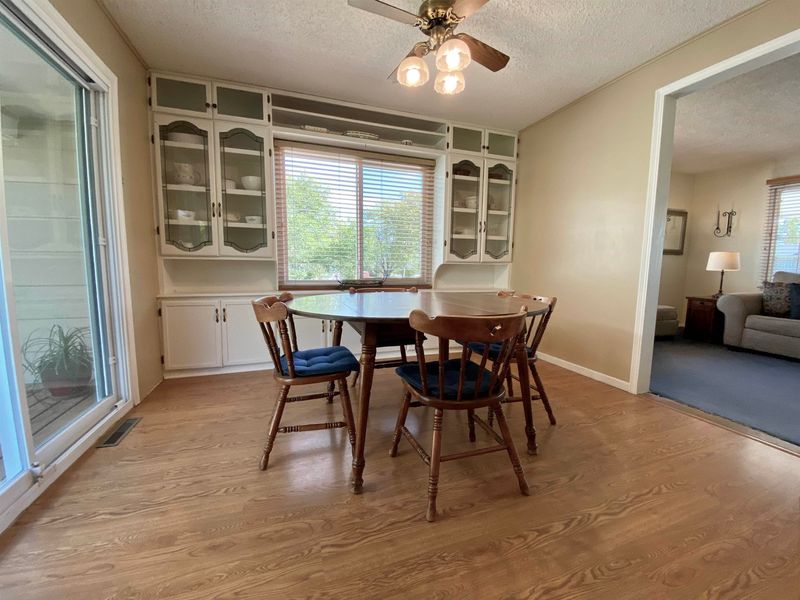 1102 E Williamsburg Rd, Andover, KS 67002