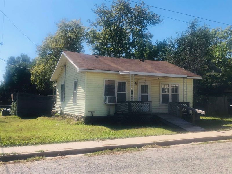 614 W 12th St, Wellington, KS 67152