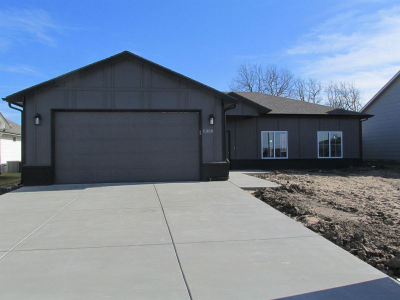 5358 N Pebblecreek, Bel Aire, KS 67226