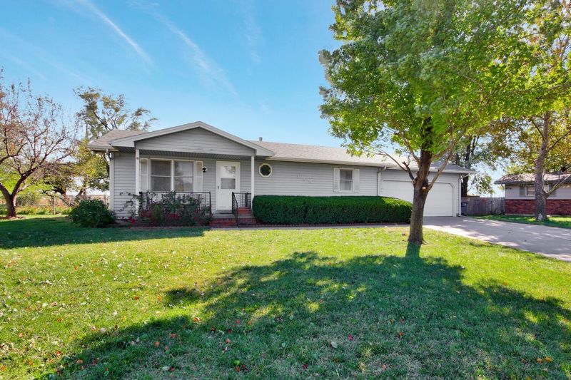 119 Windward Ct, Newton, KS 67114