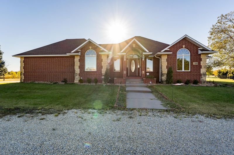 7306 Brookway Dr, Clearwater, KS 67026