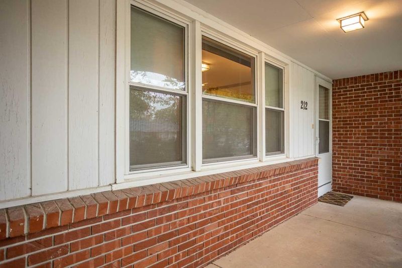 212 Alice, Newton, KS 67114
