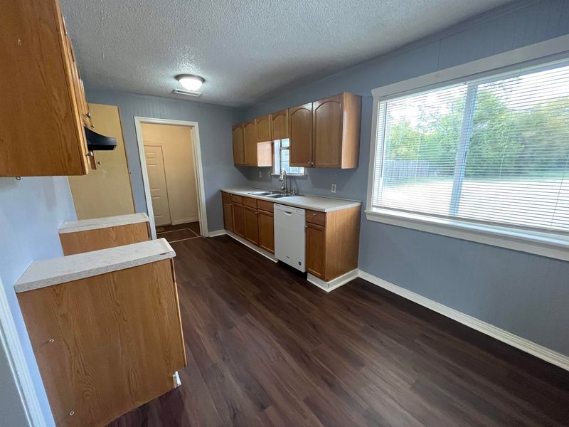 1638 E Georgia St, Wichita, KS 67216