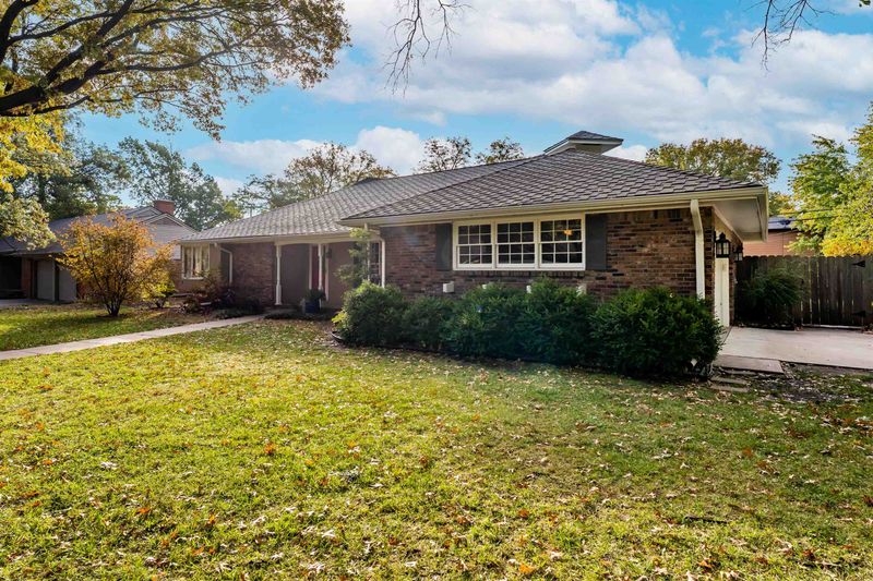 8015 E Mockingbird St, Wichita, KS 67207