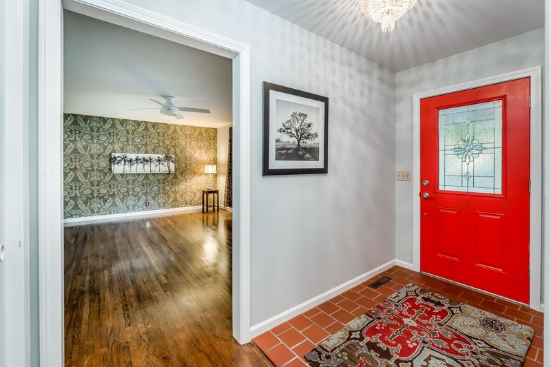 8015 E Mockingbird St, Wichita, KS 67207