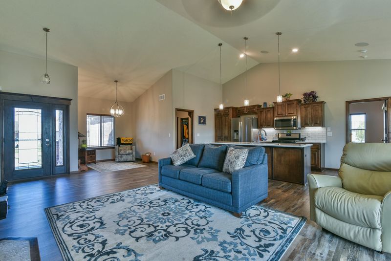 15013 W Hayden Cir, Wichita, KS 67235