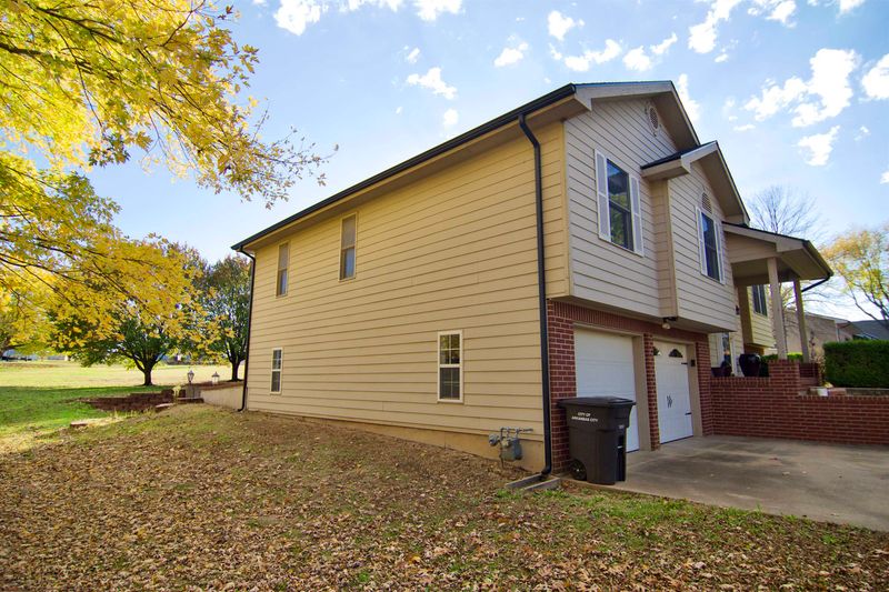 2945 Valley Vw, Arkansas City, KS 67005