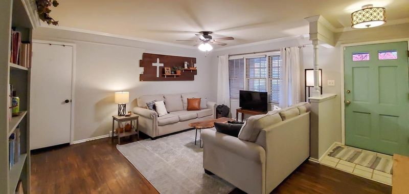 801 E Greenway Ct, Derby, KS 67037