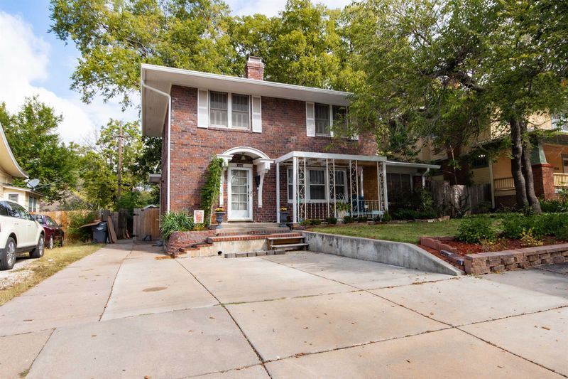 3226 E 2nd St N, Wichita, KS 67208