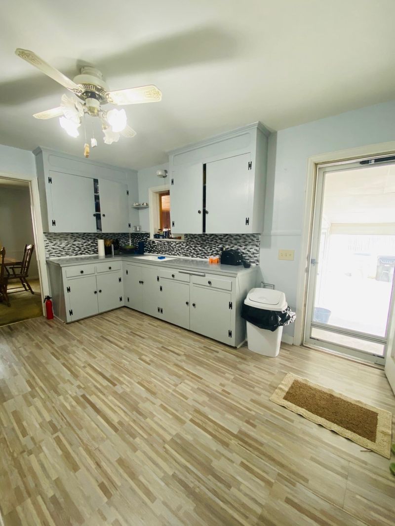 658 S Beverly Dr, Wichita, KS 67218