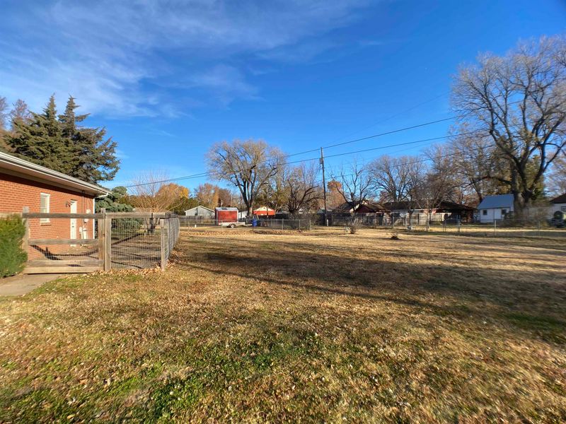 622 W 2nd Ave, Cheney, KS 67025
