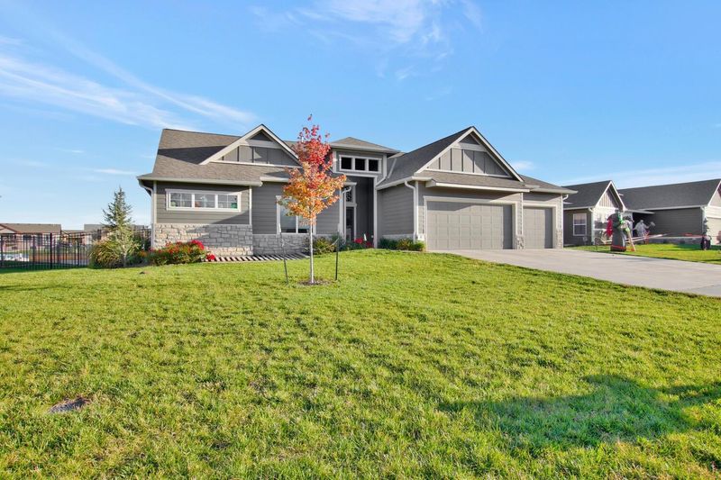 444 E Karla Ave, Haysville, KS 67060