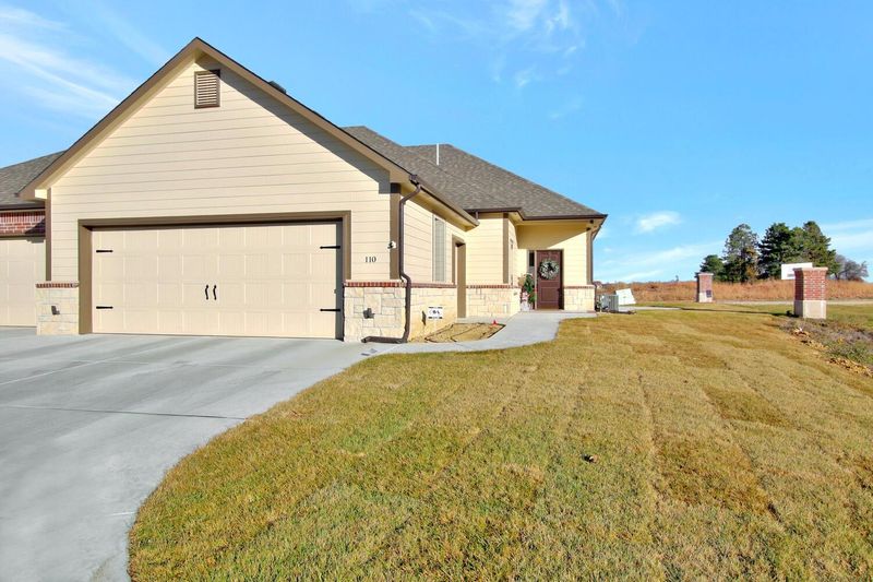 818 Mccloud Cir #110, Andover, KS 67002