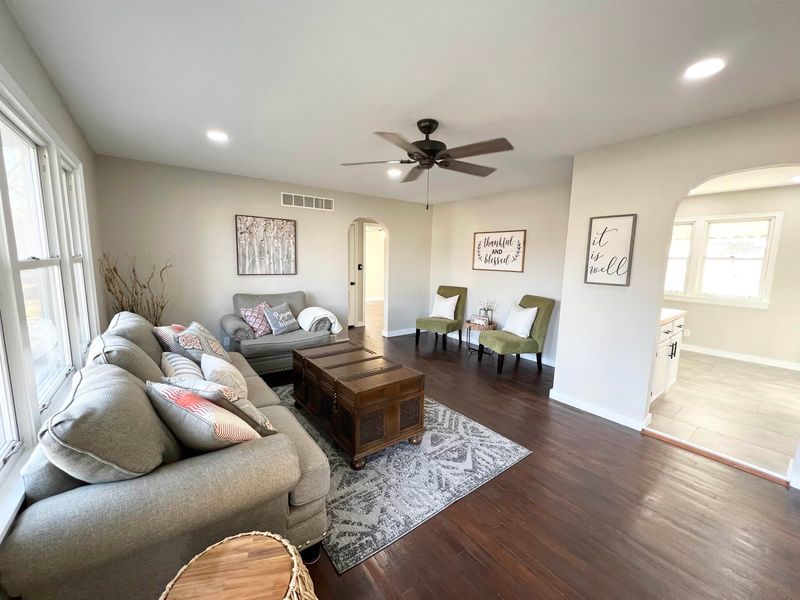 135 S Elder St, Wichita, KS 67209