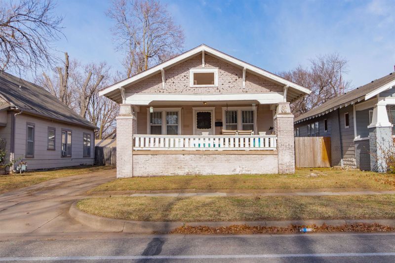 2806 E 2nd St N, Wichita, KS 67214