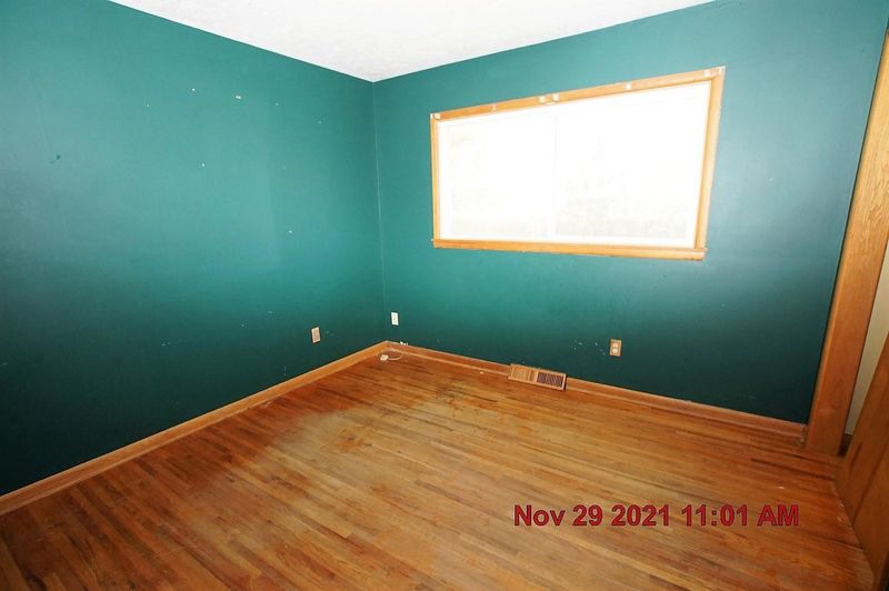 616 N 1st Ave, Mulvane, KS 67110