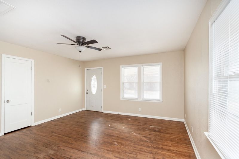 730 S Pinecrest St, Wichita, KS 67218