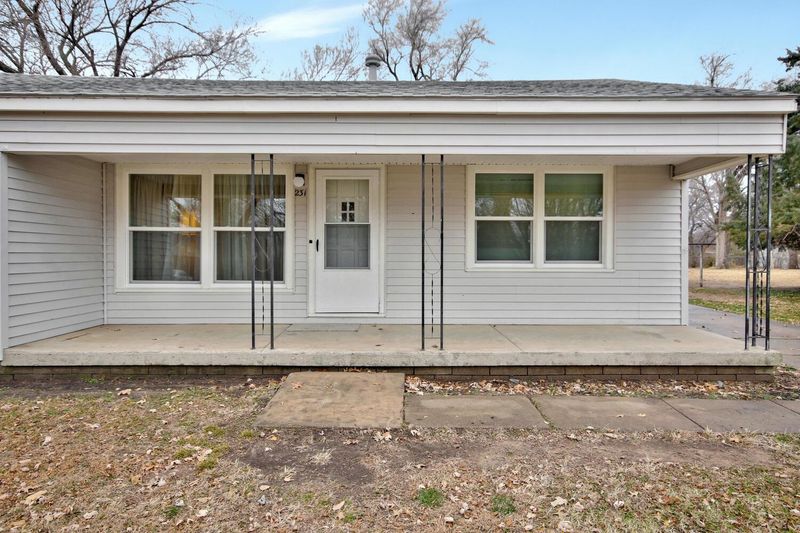 231 N 1st St, Clearwater, KS 67026
