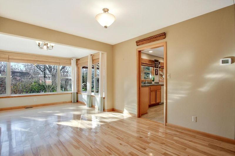 617 W 9th St, Newton, KS 67114