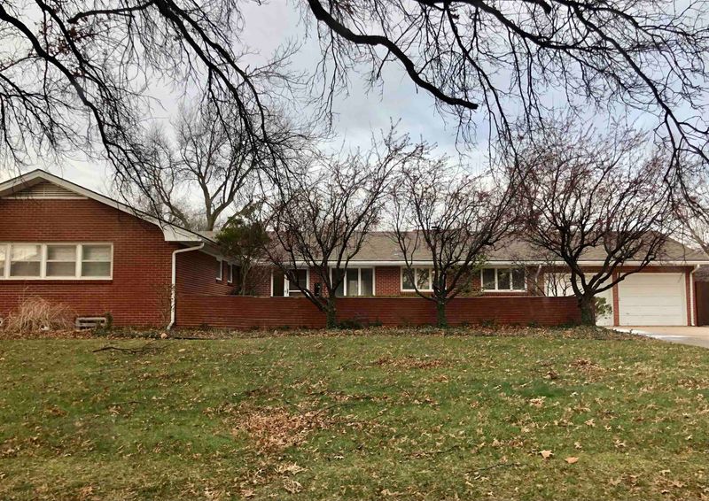 431 S Windsor, Wichita, KS 67218
