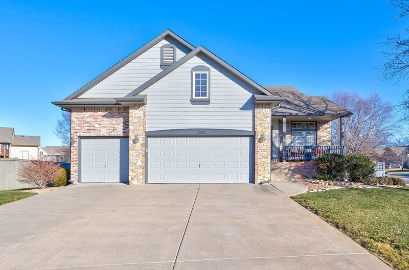 2218 E Timber Creek St, Derby, KS 67037