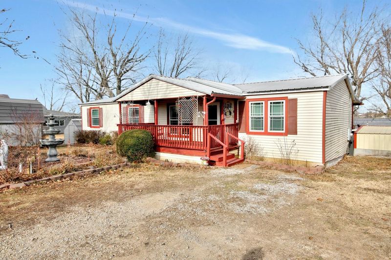 101 Eureka Lake, Eureka, KS 67045