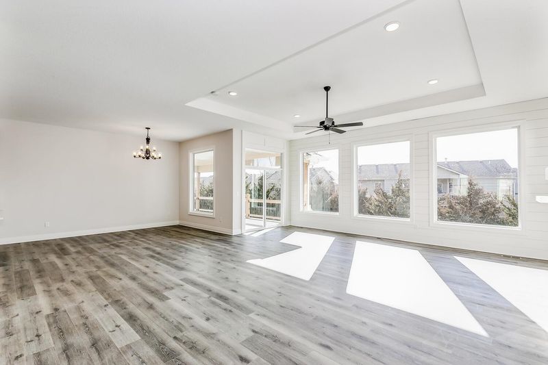 1613 N Lakeside Dr, Andover, KS 67002