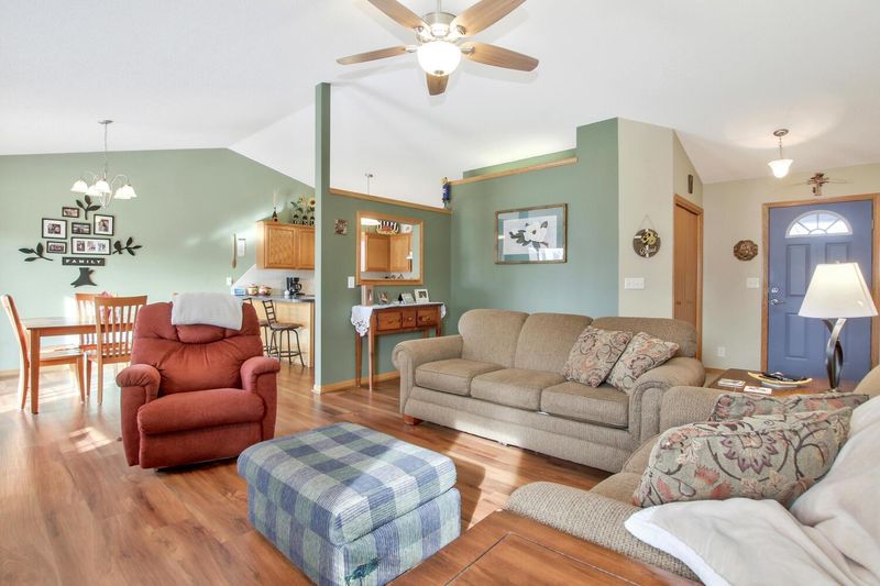 5101 E 49th St N, Bel Aire, KS 67220