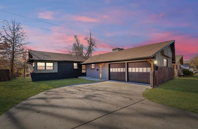 5617 E 17th St N, Wichita, KS 67208