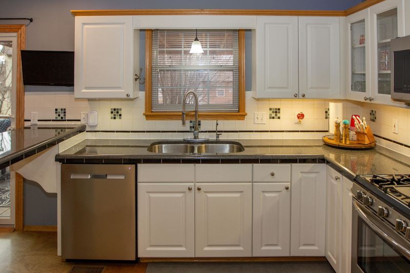 219 E Creekstone St, Mulvane, KS 67110