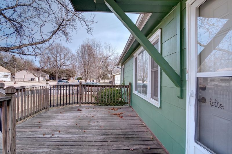 1313 W 9th St, Newton, KS 67114