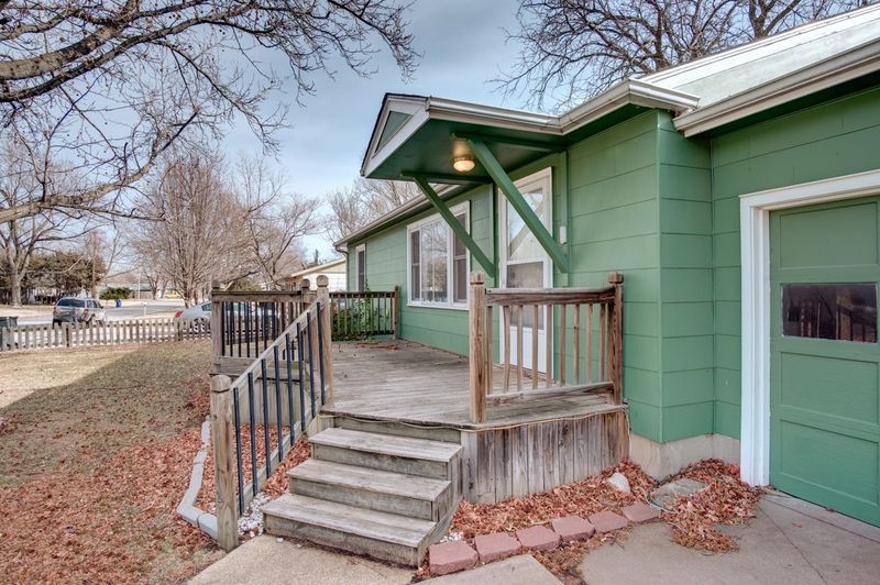 1313 W 9th St, Newton, KS 67114