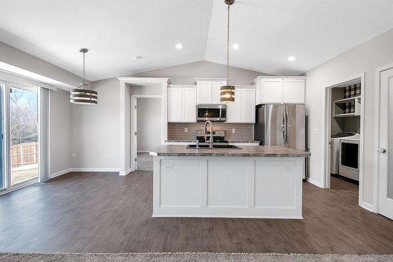 855 Cattail St, Haysville, KS 67060