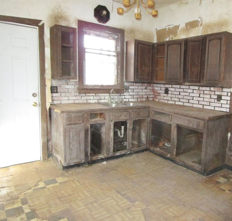 424 W 9th, Wichita, KS 67203