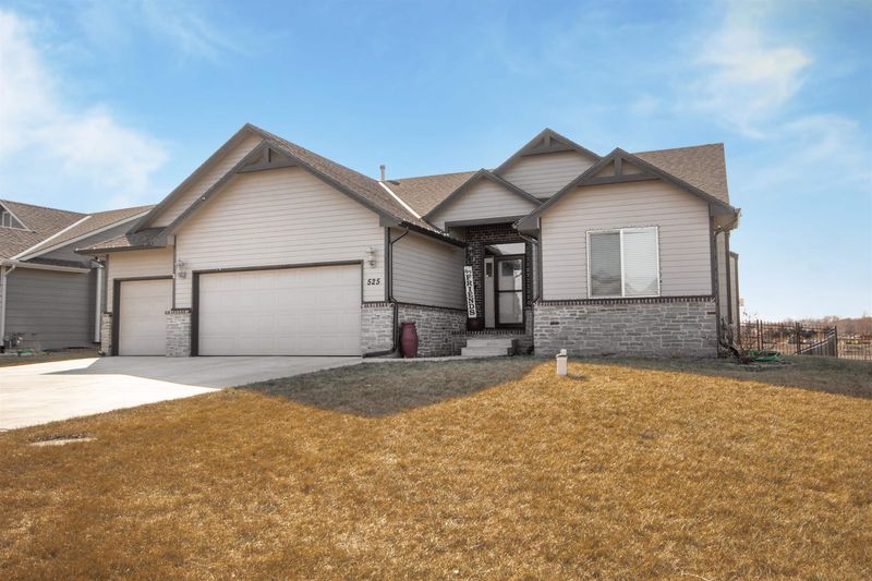 525 S Horseshoe Bnd, Maize, KS 67101