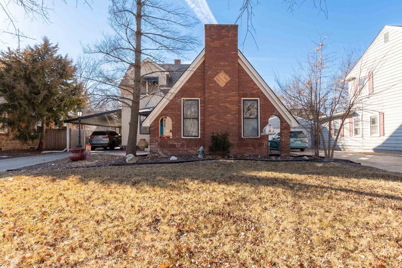 429 N Dellrose, Wichita, KS 67208