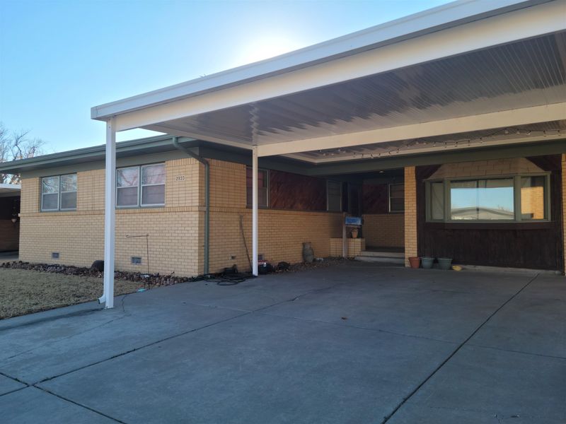 2933 S Euclid Ave, Wichita, KS 67217