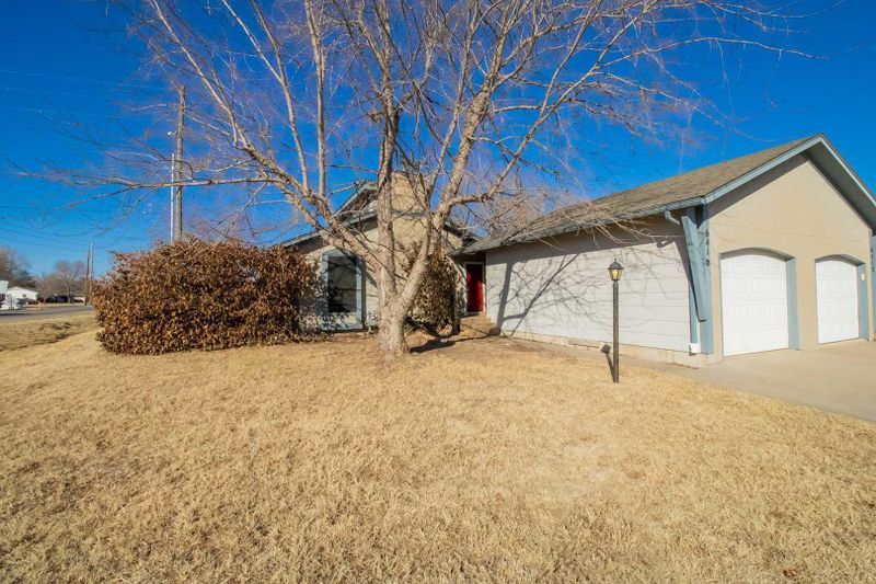 6410 E Rodeo St, Bel Aire, KS 67226