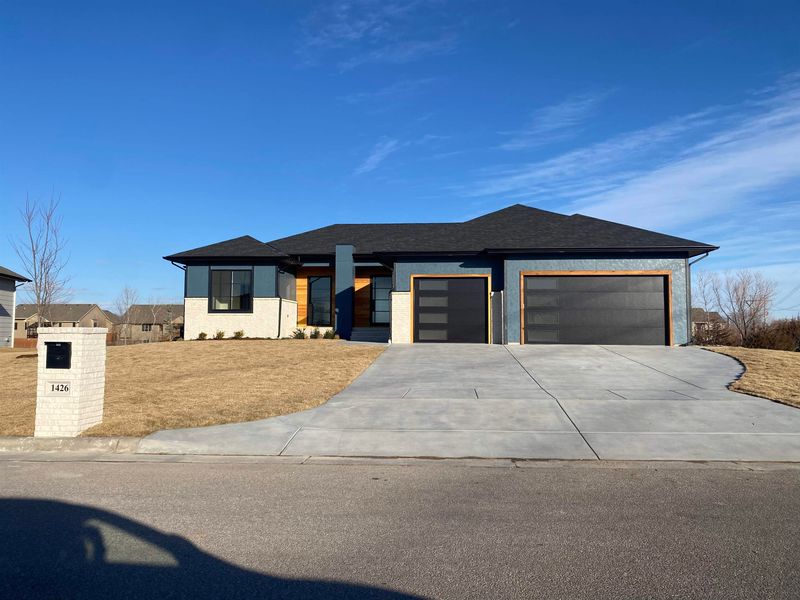 1426 N Shadow Rock Dr, Andover, KS 67002