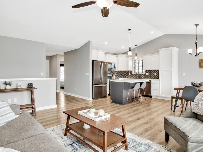 901 E Hickam St, Derby, KS 67037