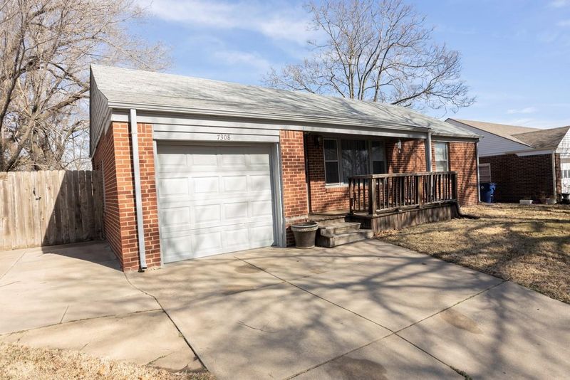 7308 E Morris St, Wichita, KS 67207