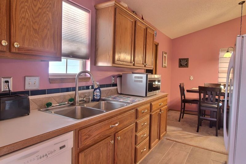 1308 E Lonna St, Haysville, KS 67060