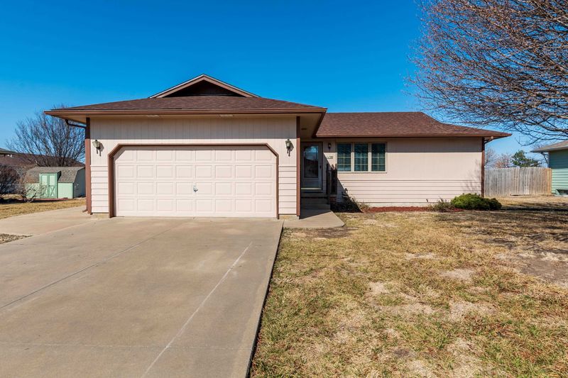 108 Wheatridge Dr, Newton, KS 67114