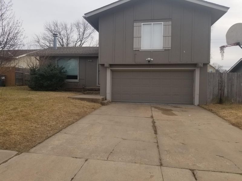 5709 E Callen, Wichita, KS 67220