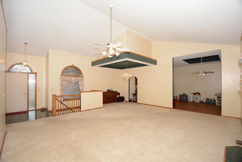 14210 E Castle St, Wichita, KS 67230