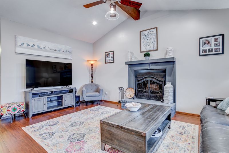 1507 E Oak Forest Rd, Derby, KS 67037