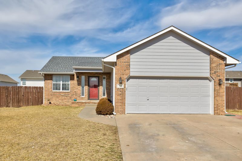 742 Cherrywood Ct, Andover, KS 67002