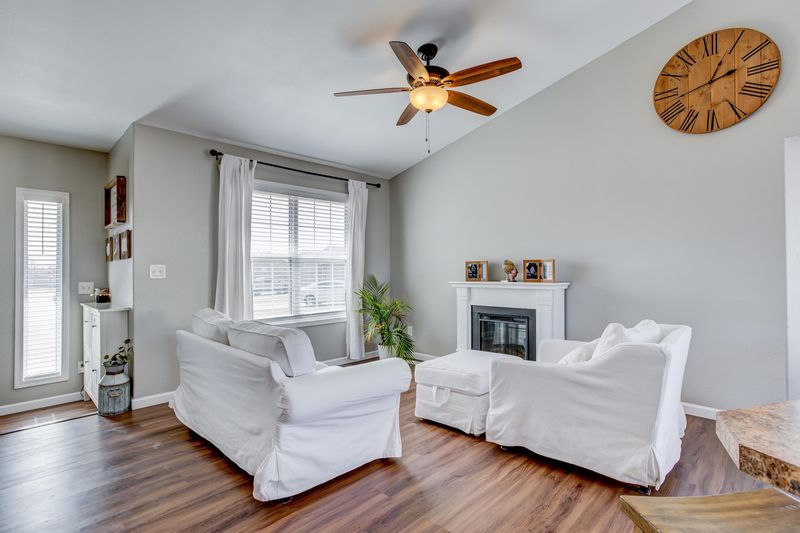 742 Cherrywood Ct, Andover, KS 67002